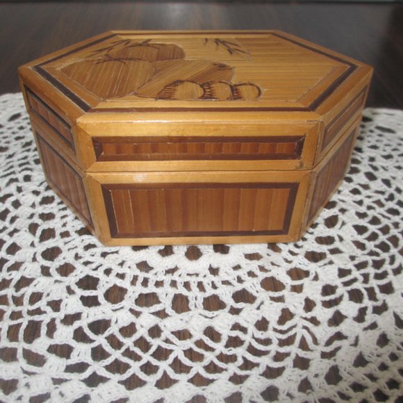 Vintage Wood Box Straw Inlay Box Retro Souvenir Lidded Box Country Cottage Retro - Picture 4 of 12